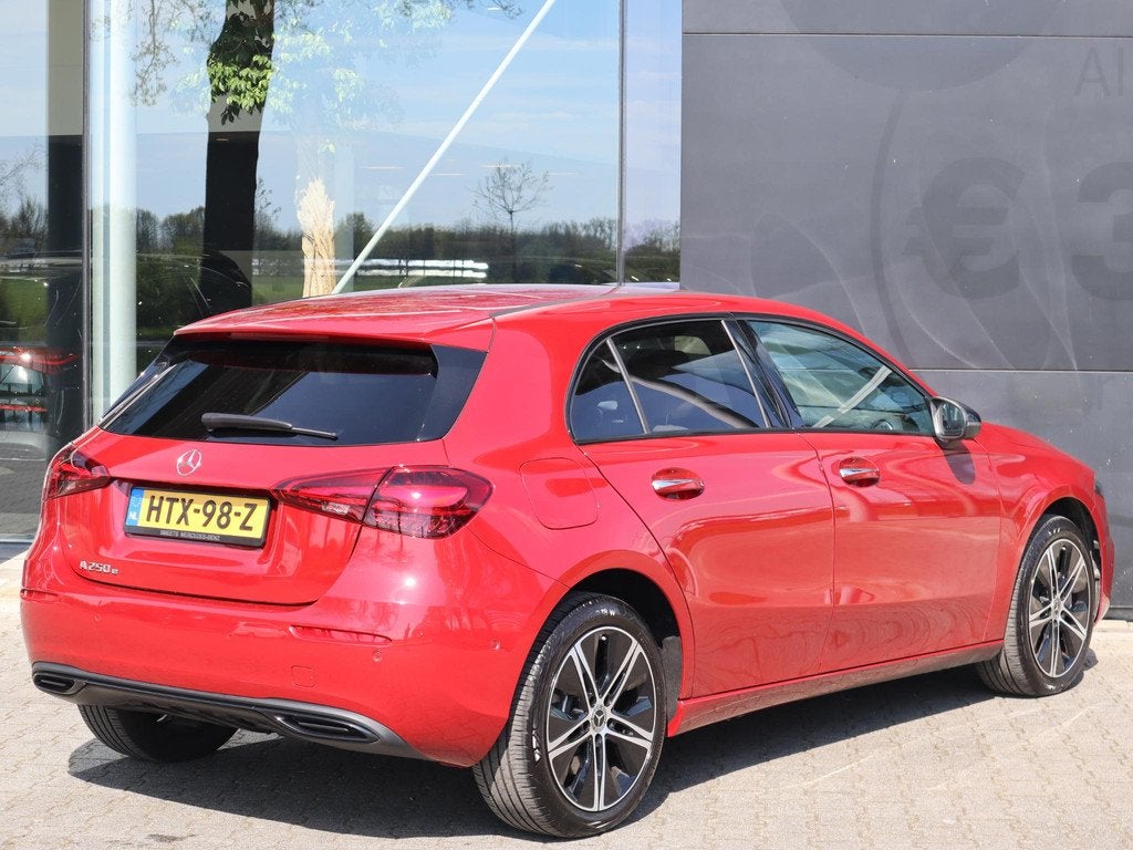 Mercedes-Benz A-klasse 250 e Star Edition Luxury Line, Auto's, Mercedes-Benz, Gebruikt, 16 kWh, Bedrijf, Hybride Elektrisch/Benzine