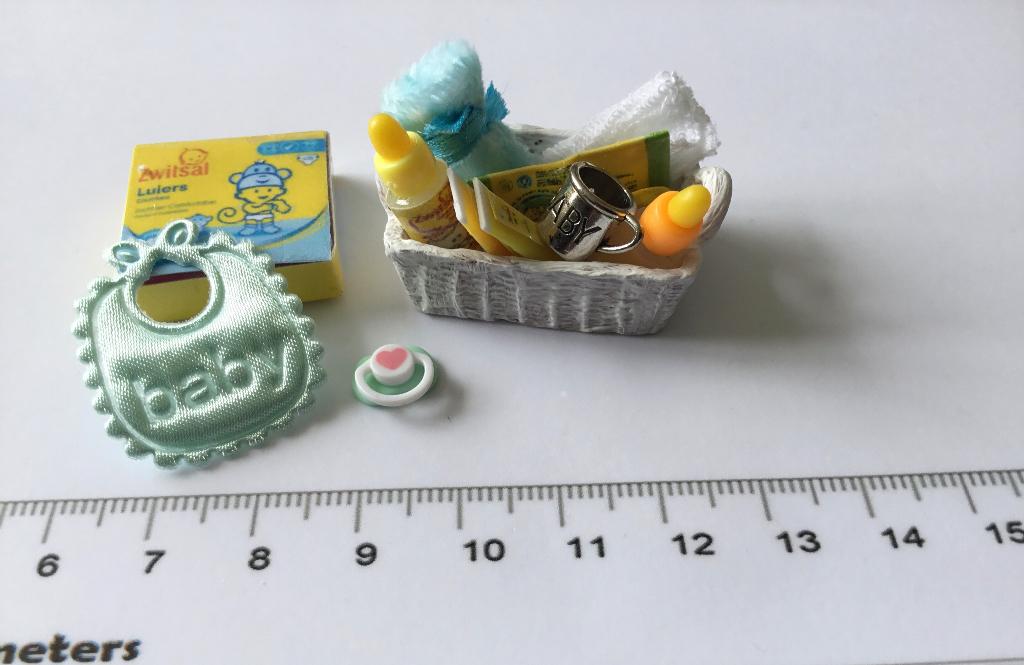 Poppenhuis miniaturen baby pakket 49, Ophalen of Verzenden, Nieuw, Poppenhuis