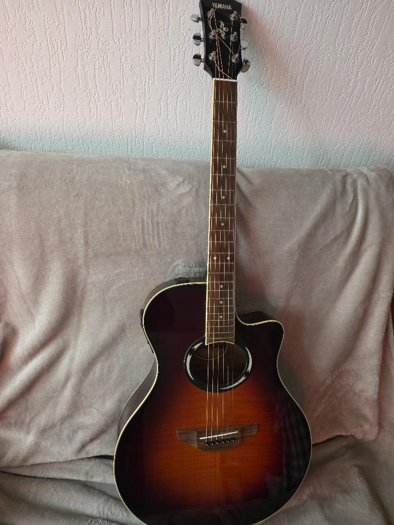 GITARA YAMAHA APX500II, Muziek en Instrumenten, Snaarinstrumenten | Gitaren | Akoestisch, Ophalen of Verzenden, Gebruikt, Western- of Steelstringgitaar