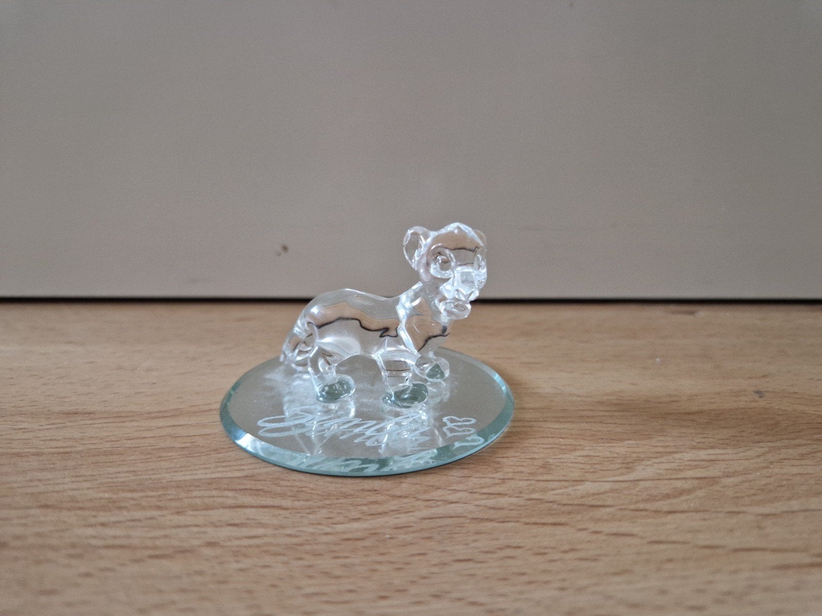 disney simba the lion king glazen beeldje beeld glas, Verzamelen, Ophalen of Verzenden, Leeuwenkoning of Jungle Boek, Zo goed als nieuw
