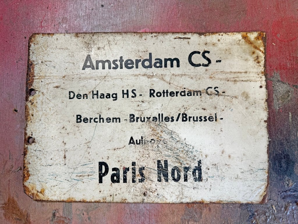 Oud wagon / koersbordje Amsterdam - Parijs en retour, Ophalen of Verzenden, Gebruikt, Trein, Overige typen