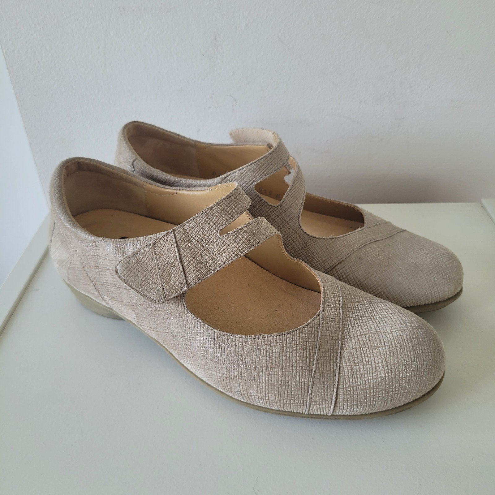 Durea bandschoenen Argus Taupe 5 / 38 wijdte H beige, Kleding | Dames, Schoenen, Durea, Beige, Ophalen of Verzenden, Sneakers of Gympen
