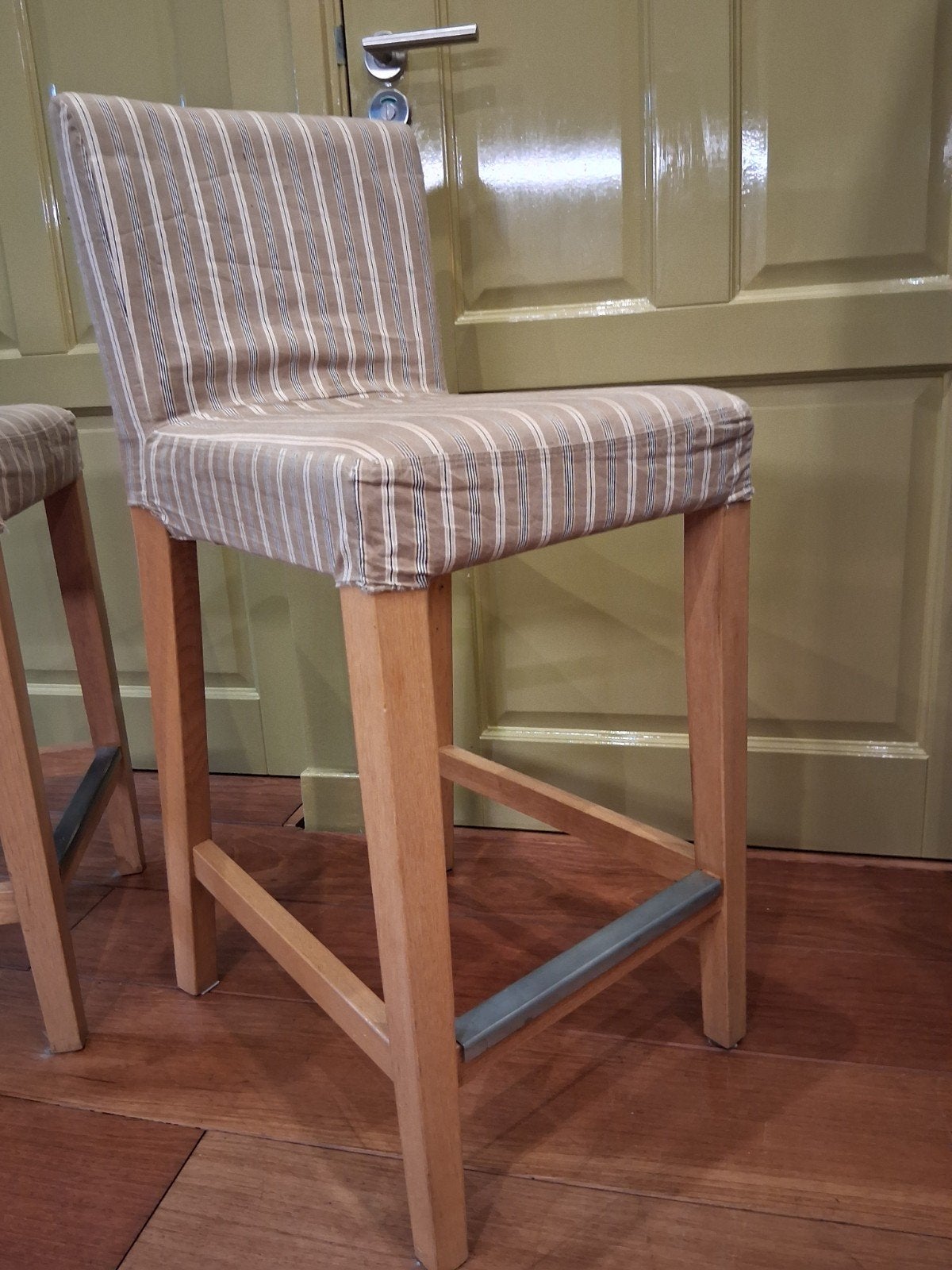 Set van 2 barkrukken met gestreepte bekleding, Ophalen, Gebruikt, Met voetsteun, 90 cm of meer