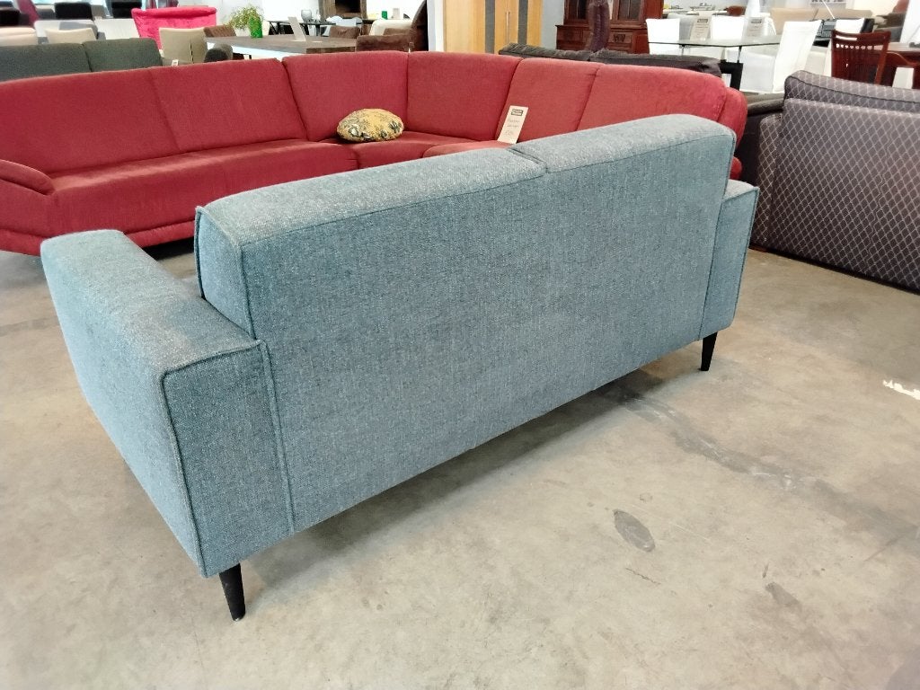 Mooie bank 180cm, stof. Voor 150=. Second Life Wolvega!, Huis en Inrichting, Banken | Bankstellen, Ophalen, 150 tot 200 cm, Tweepersoons
