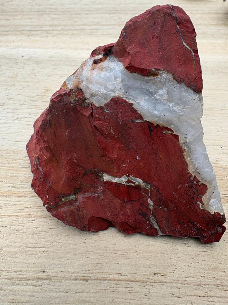 Ruwe Rode Jaspis met Witte Kwarts - Natuurlijke Steen, Ophalen of Verzenden, Mineraal