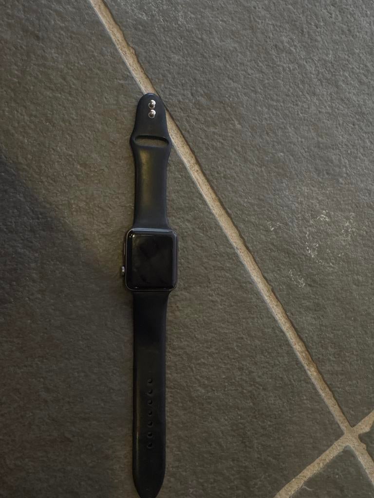 Apple Watch Series 3 Zwart met extra gouden en witte band, Sieraden, Tassen en Uiterlijk, Smartwatches, Gebruikt, Hartslag, Zwart