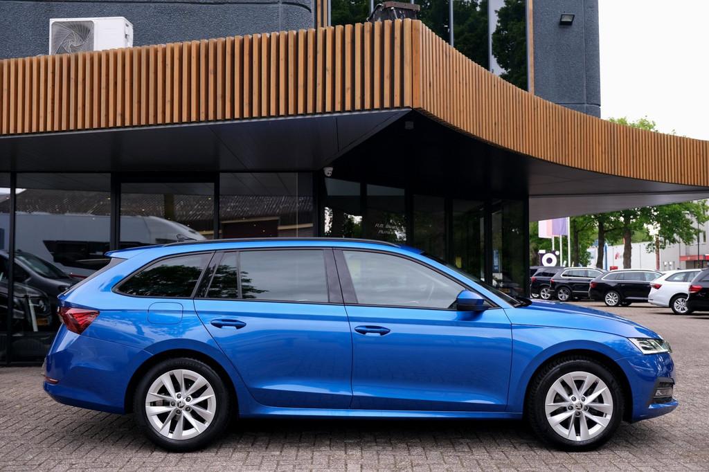 Skoda Octavia Combi 1.5 TSI First Edition|Rijklaar!|Trekhaak, Auto's, Skoda, Voorwielaandrijving, Stof, 4 cilinders, 150 pk