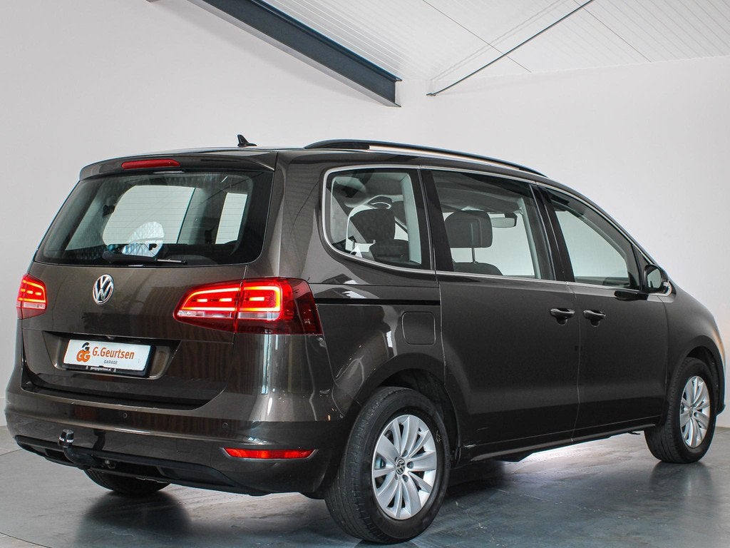 Volkswagen Sharan 1.4 TSI Comfortline 7-Persoons, Trekhaak,, 4 cilinders, 7 stoelen, Automatische klimaatregeling, 1668 kg