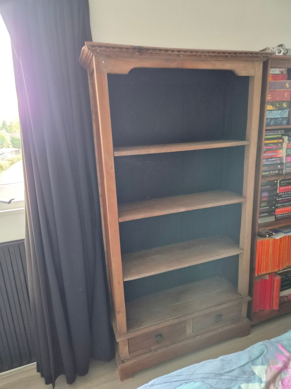 Oude, doorleefde houten boekenkast - Landelijke stijl, Ophalen, Gebruikt, Landelijke, sobere, stoere, doorleefde stijl, Met lade(s)