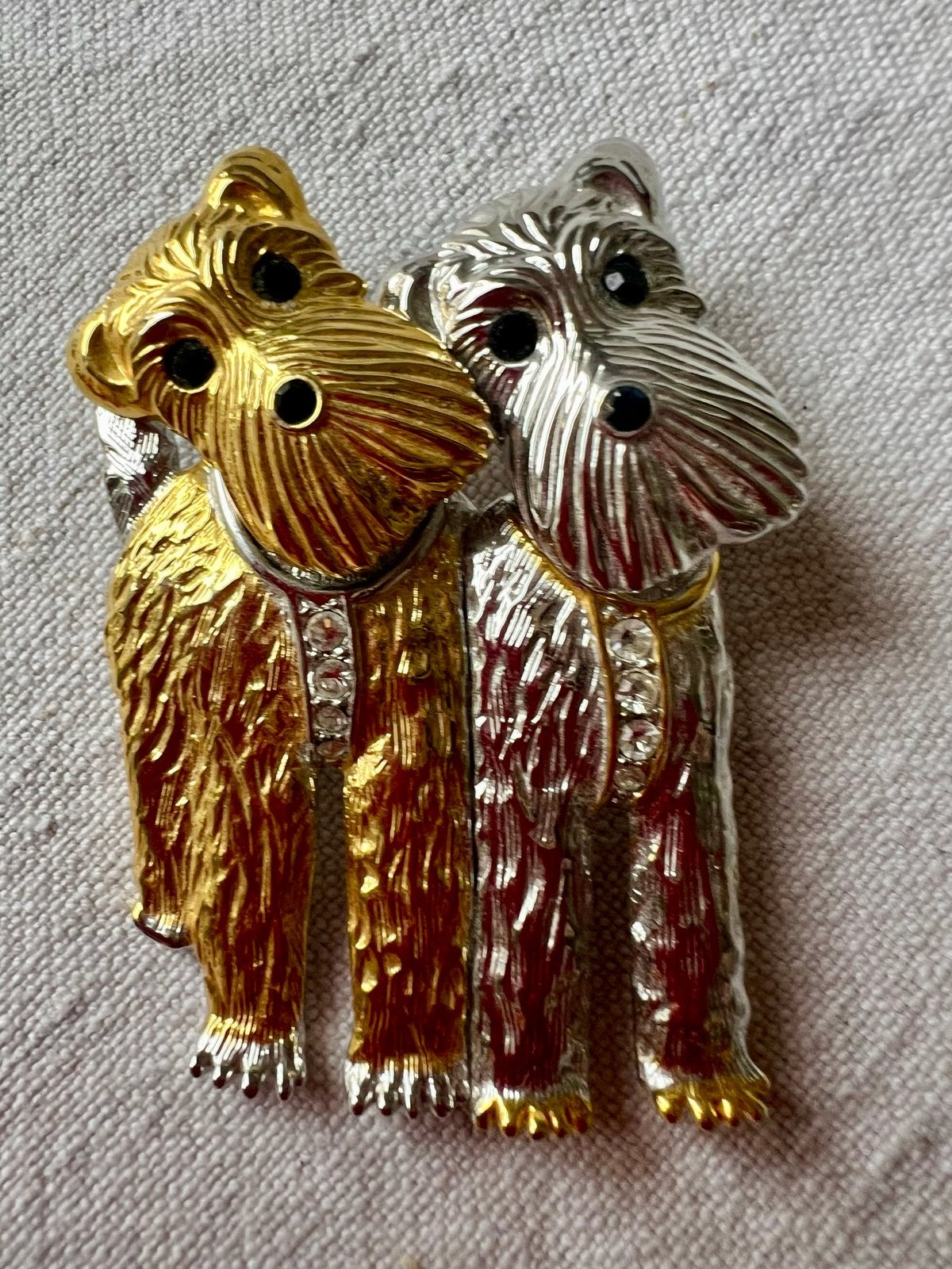 Vintage Broche 2 Terriër Hondjes Goud- en Zilverkleurig, Overige materialen, 4 tot 7 cm, Gebruikt, Ophalen of Verzenden