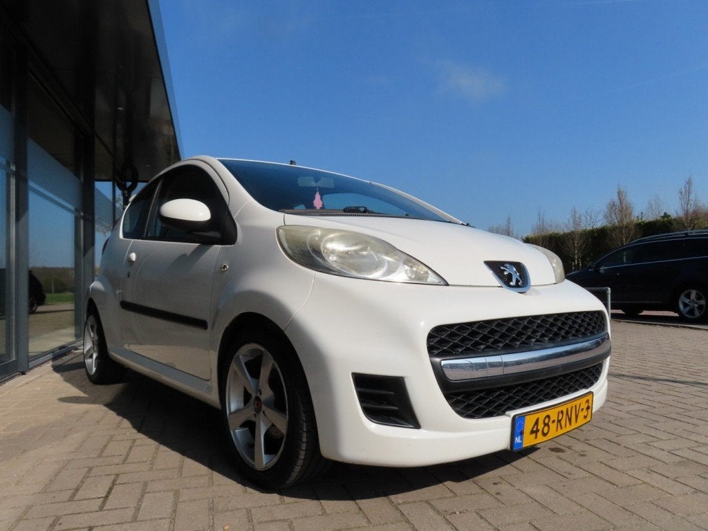 Peugeot 107 1.0-12v XS Airco 15 Inch Velourse Bekleding 2011, Auto's, Voorwielaandrijving, Euro 5, Gebruikt, 4 stoelen