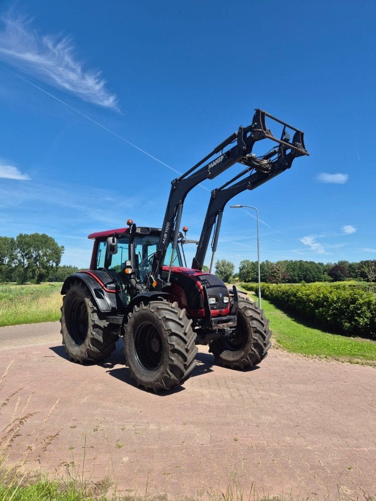Valtra N91 met voorlader en vooras vering, 80 tot 120 Pk, Gebruikt, Meer dan 10000, Ophalen