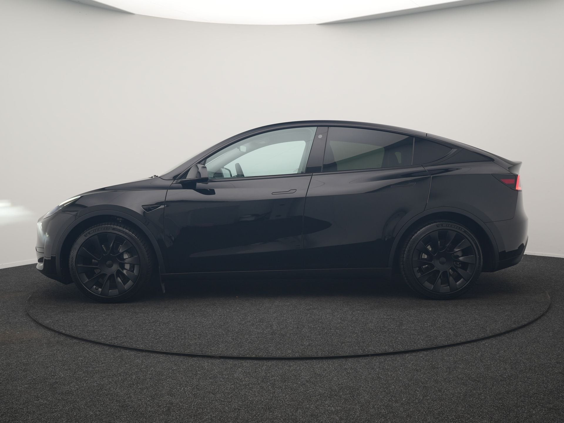Foto 2 van Tesla Model Y RWD 58 kWh 299pk Dealer O.H | Panodak | Full S