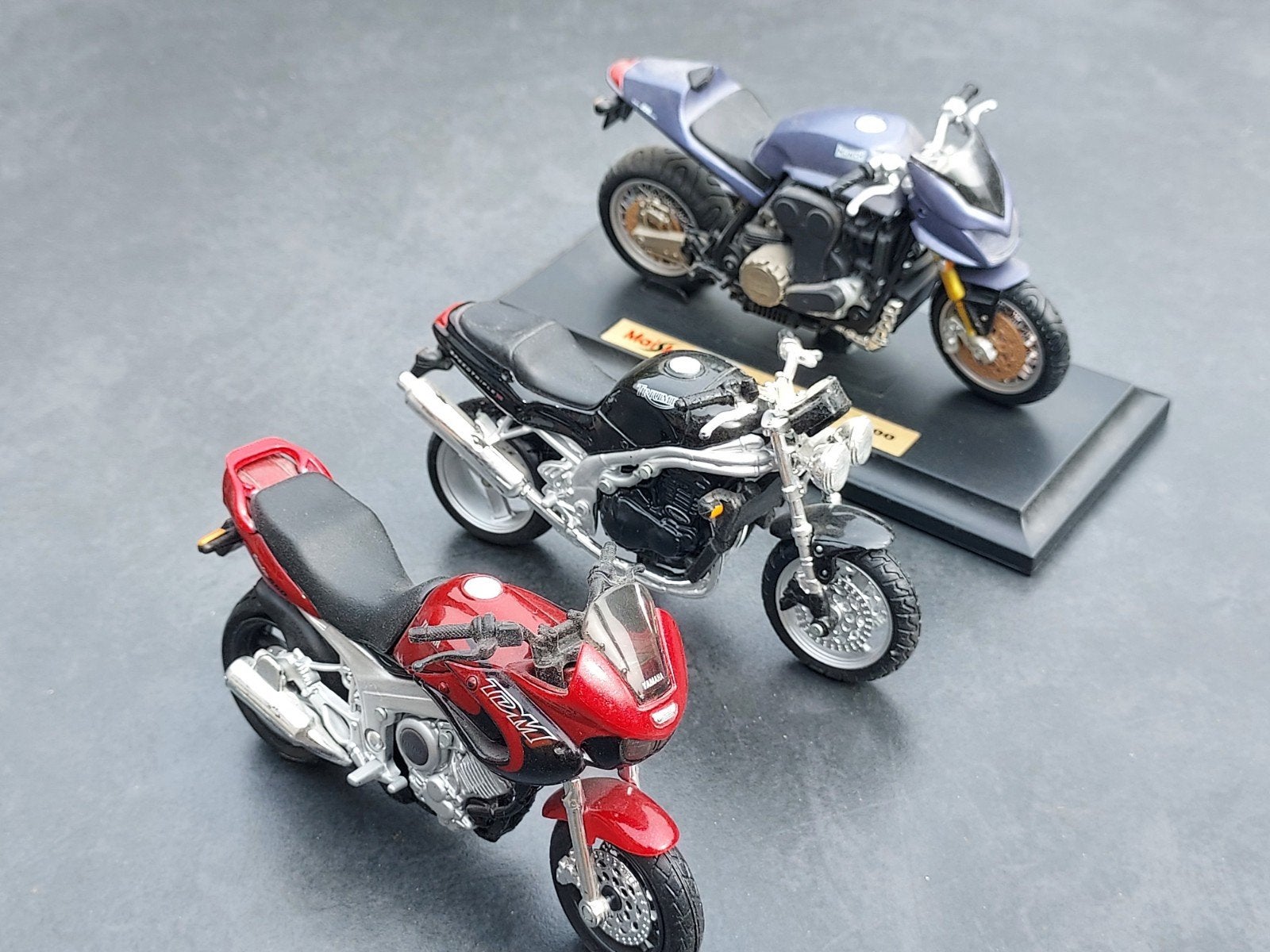 Maisto 1:18  Munch Mammuth ,Triumph 955i,  Yamaha TDM  12 €, Ophalen of Verzenden, Zo goed als nieuw, Motor, Maisto