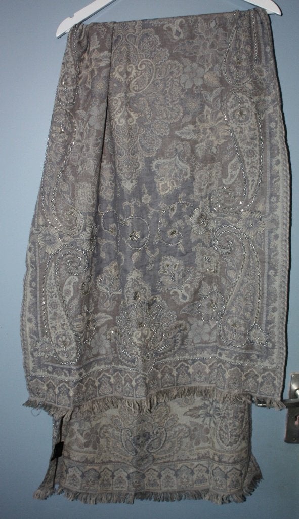 Mooie nieuwe sjaal Purdey met kralen en parels erop, Maat 46/48 (XL) of groter, Nieuw, Ophalen of Verzenden, Purdey