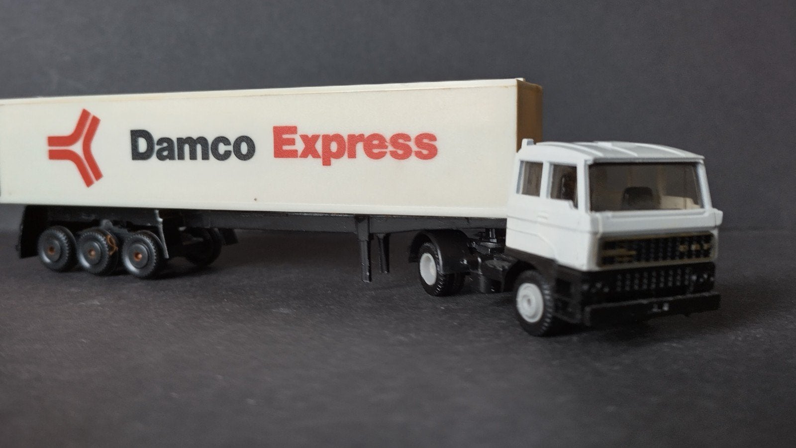 Daf 3300 Damco Express 1:87 Efsi Holland Pol, Hobby en Vrije tijd, Efsi, Zo goed als nieuw, Efsi, Bus of Vrachtwagen