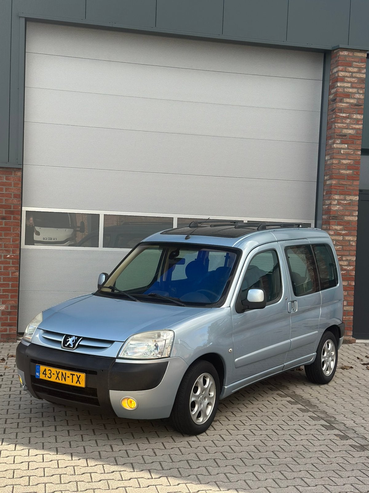 Peugeot Partner 1.6 16V Combi 2007 Grijs Airco, trekhaak, Auto's, Stof, Origineel Nederlands, Handgeschakeld, 57 €/maand