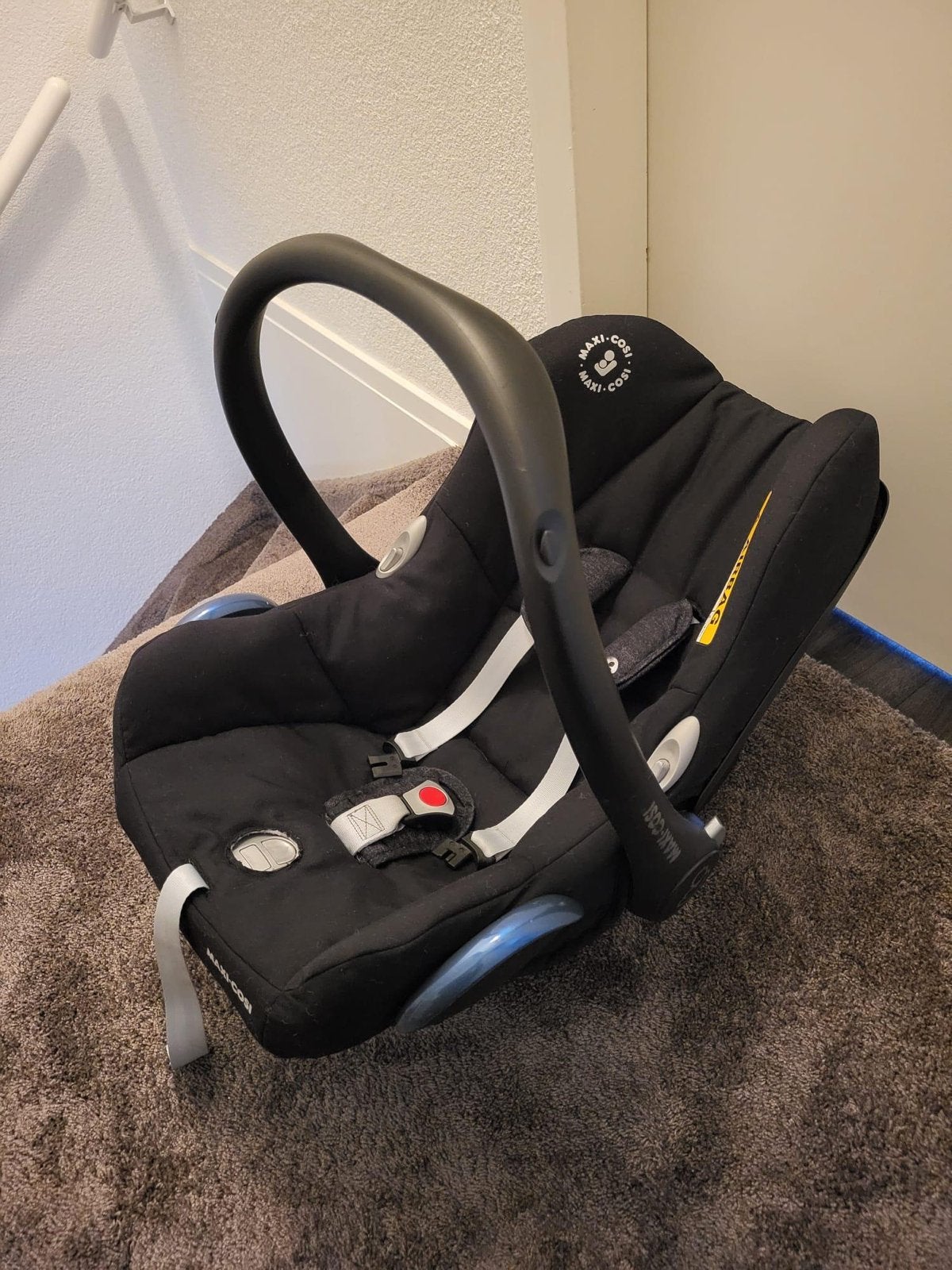 Maxi-Cosi Cabriofix autostoel met EasyFix en EasyBase 2, Kinderen en Baby's, Ophalen, Autogordel of Isofix, Gebruikt, Zijbescherming