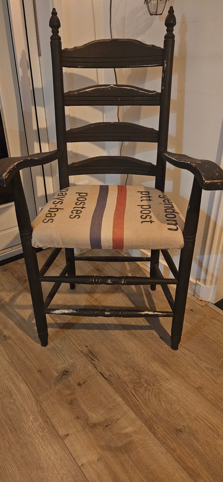 brocante stevige stoel, Ophalen