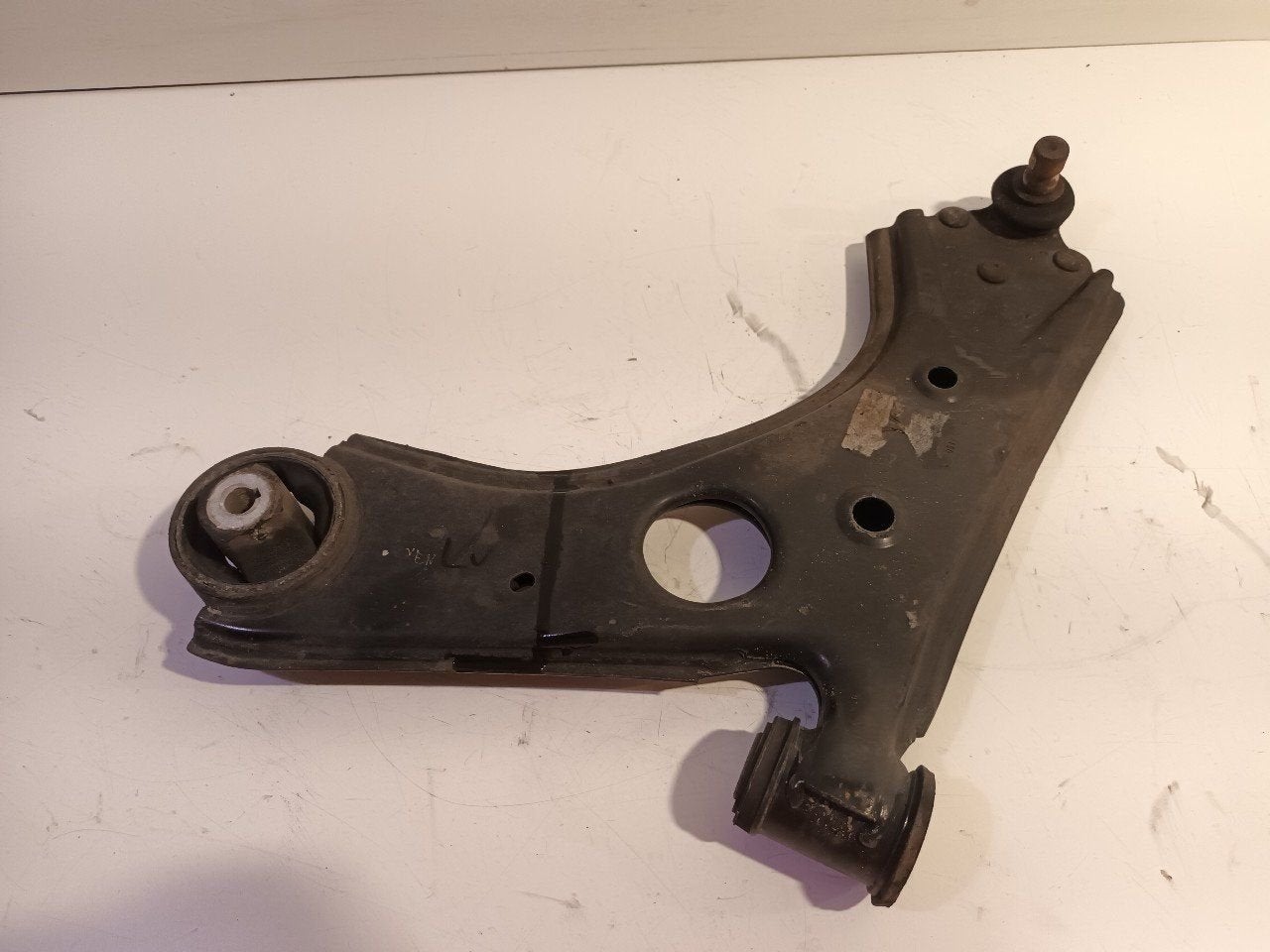 Draagarm links voor Opel Combo, Onderdelen@venauto.nl, Van der Ven Autorecycling B.V., Gebruikt, Ettenseweg 76, 4706 PB Roosendaal, The Netherlands