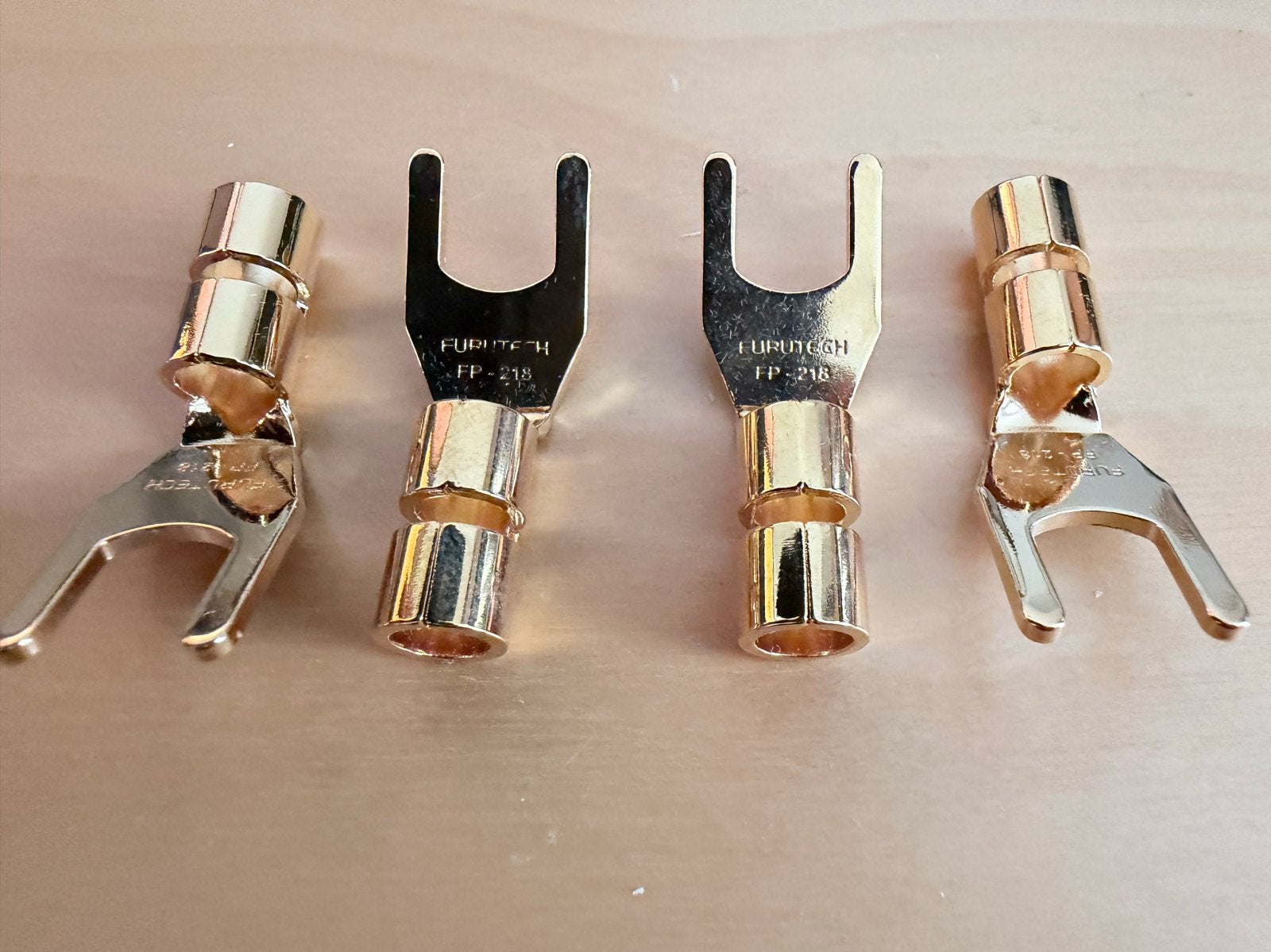 FURUTECH FP-218 (G) Spade Plug Gold Plated 24k Ø6mm (Set x4), Info@furutech,com, Ophalen of Verzenden, Minder dan 2 meter, Overige kabels