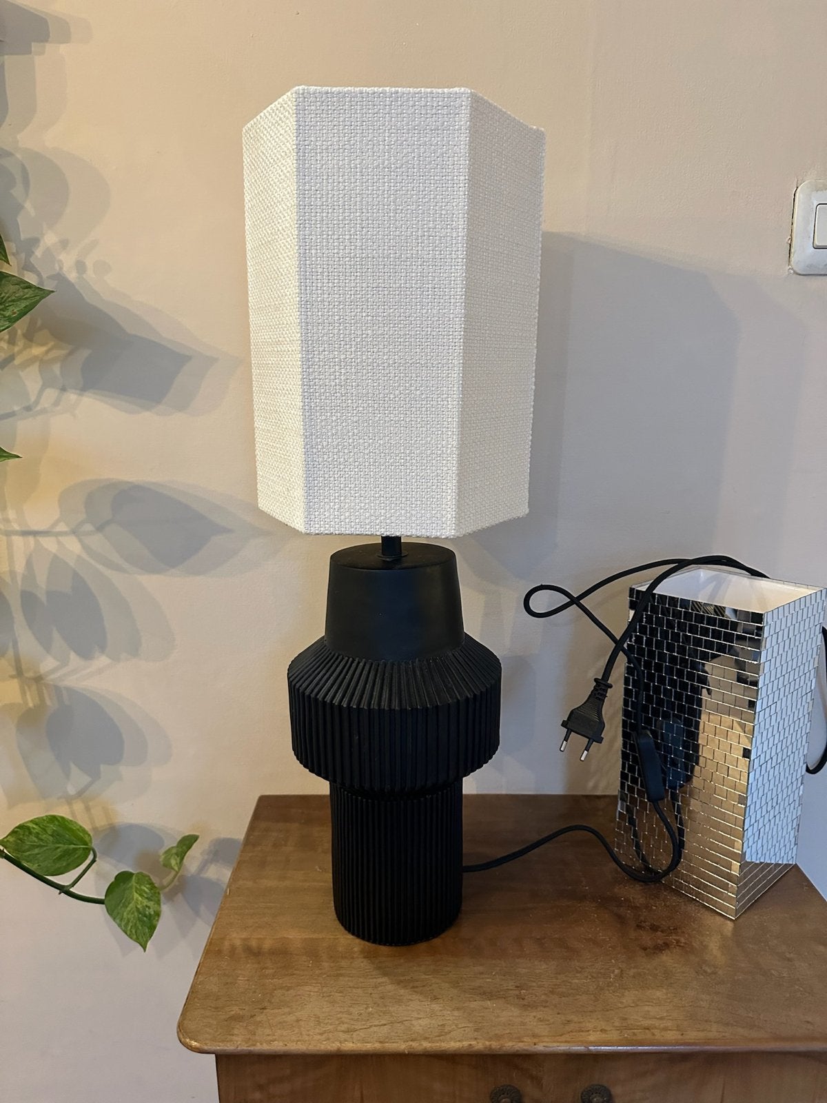 Tafellamp Karwei Jonna met lampenkap Saverno Hexagon, Overige merken, Zo goed als nieuw, Modern, E27 (groot)