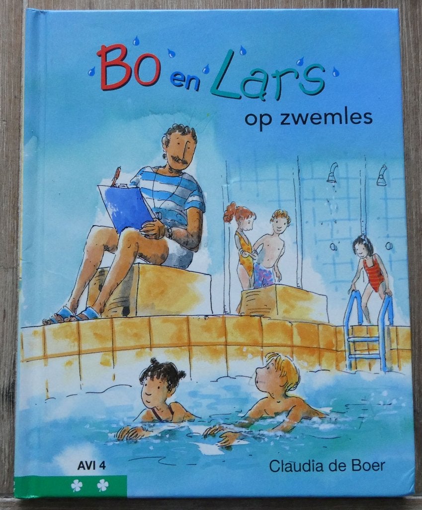 Bo en Lars op zwemles - AVI 4 - Groep 4 - Claudia de Boer, Ophalen of Verzenden, Zo goed als nieuw, Claudia de Boer, Fictie algemeen