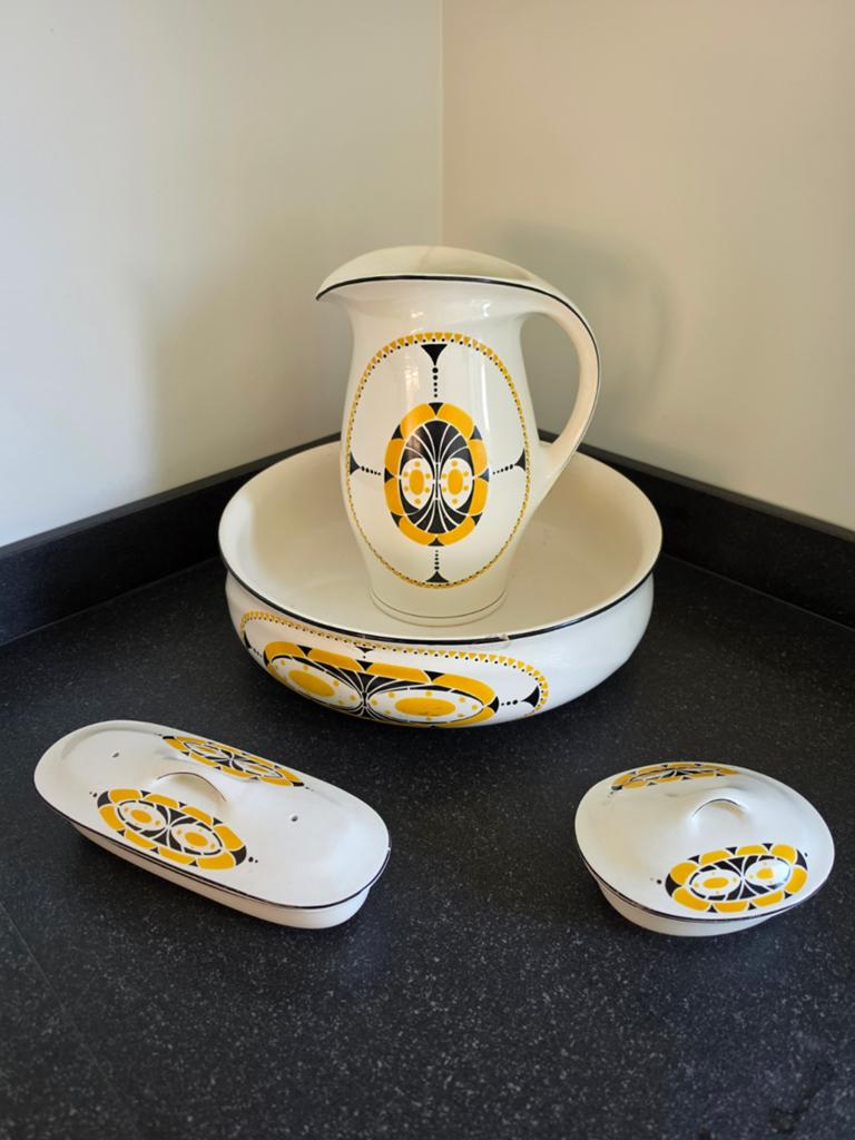 Lampetset 4 delig, waskom, waterkan, zeepbakje, kammenbak, Antiek en Kunst, Ophalen of Verzenden