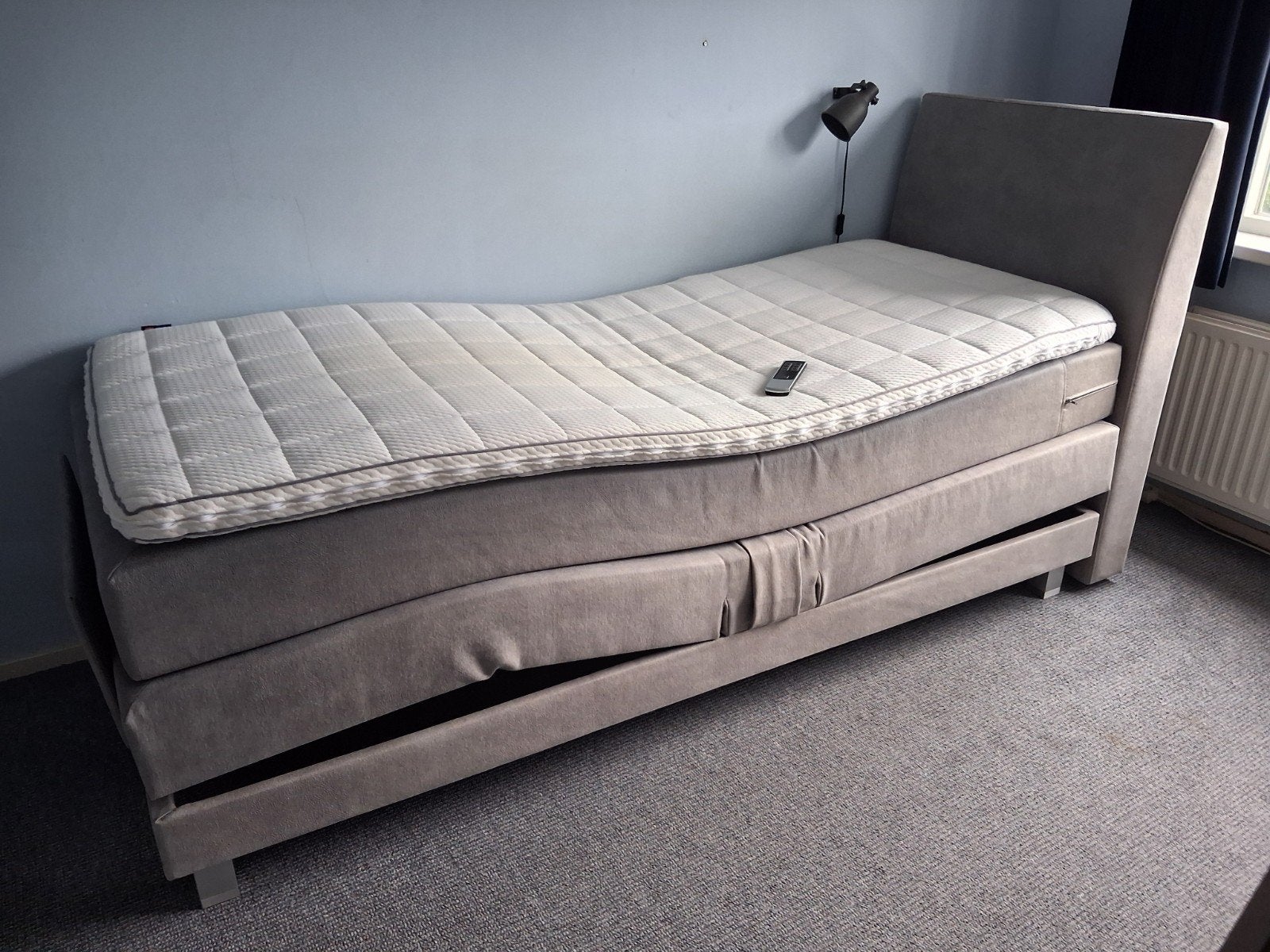 Elektrisch verstelbaar bed 90x220 cm grijs, Ophalen, Overige materialen, Verstelbaar, 90 cm