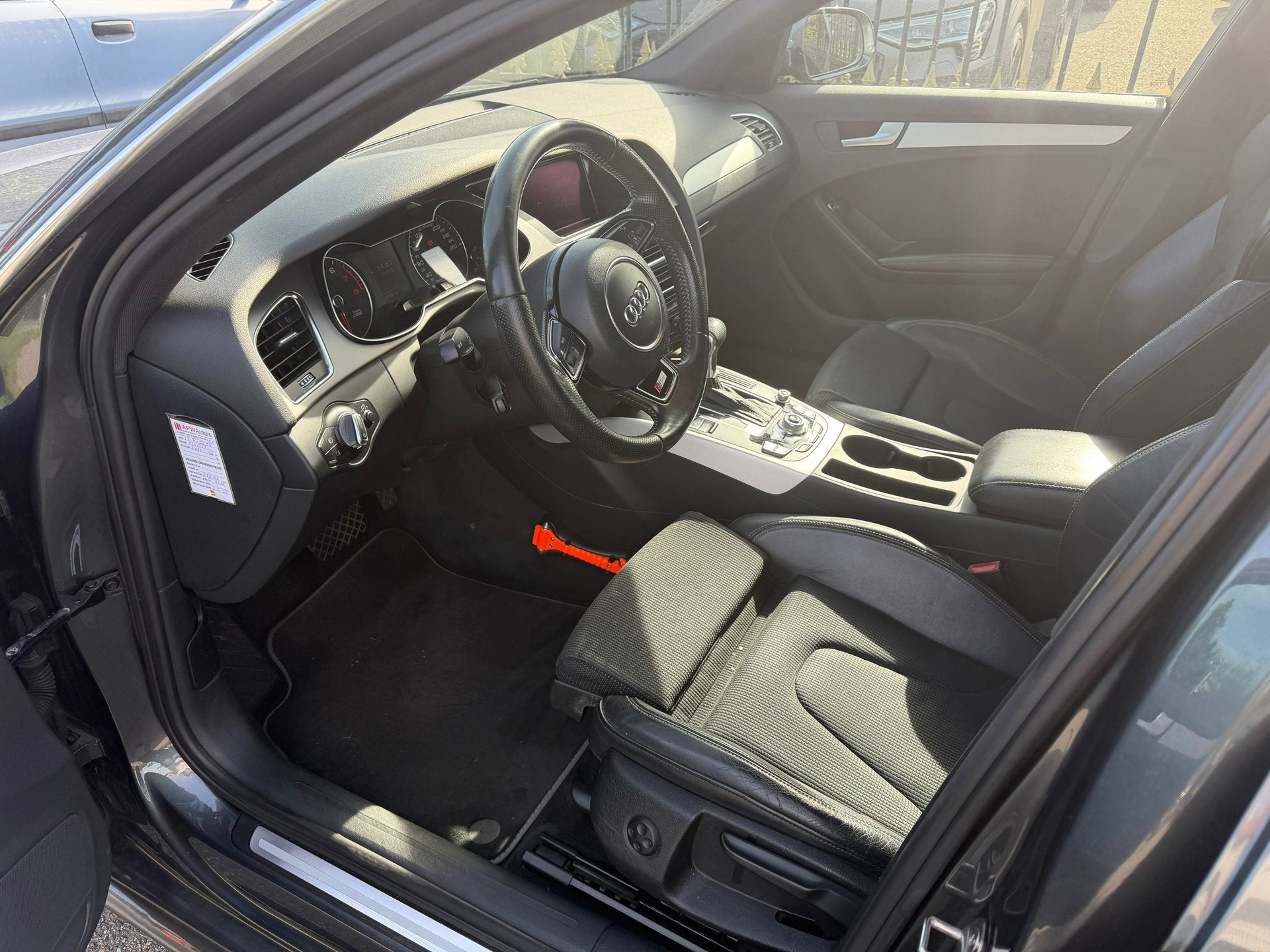 Foto 4 van Audi A4 Avant 1.8 TFSI S- Line Edition | Automaat