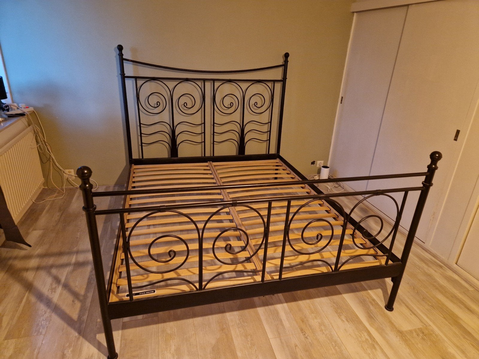 IKEA  tweepersoonsbed met Sultan lattenbodem, Ophalen, Gebruikt, Zwart, Tweepersoons