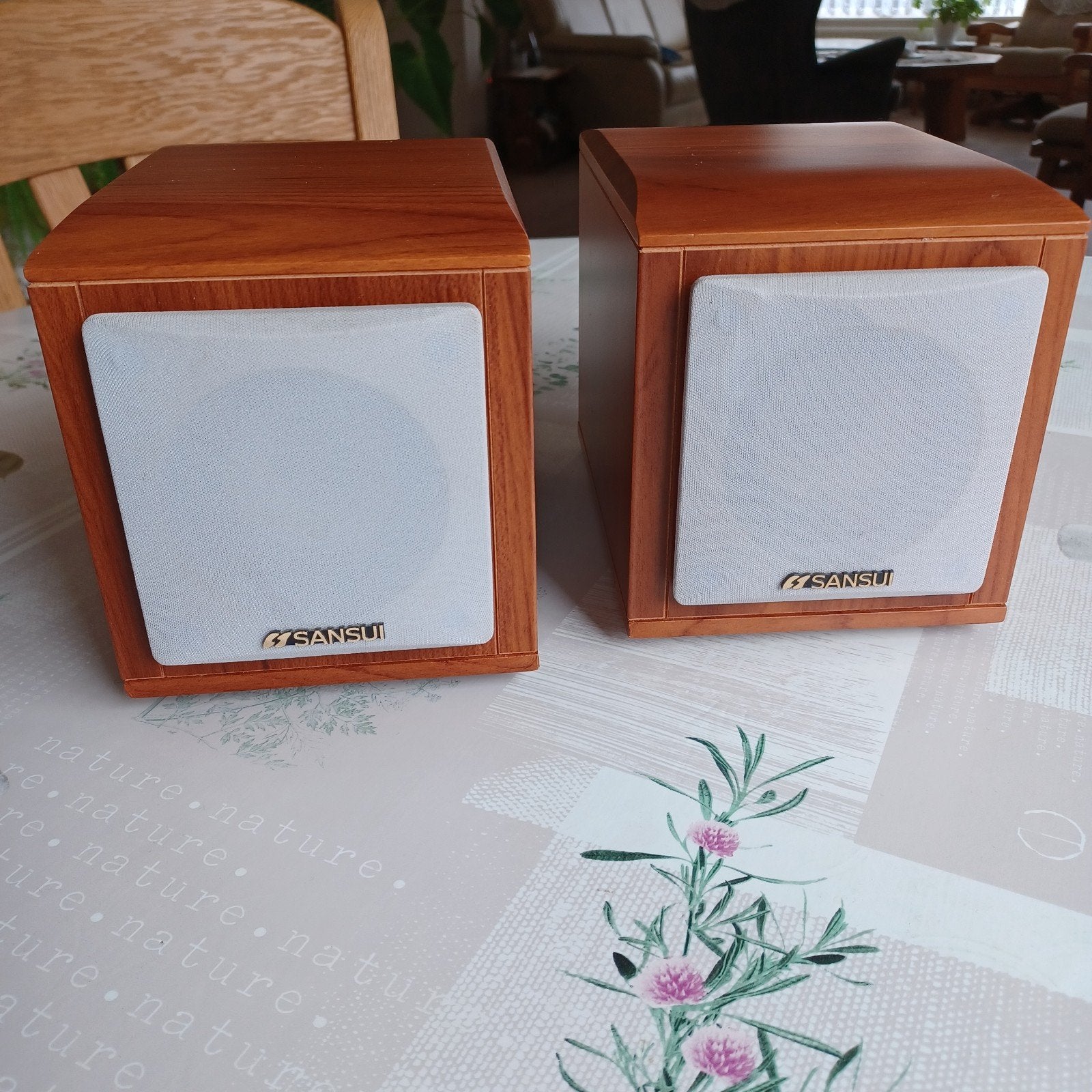 Kleine sansui luidsprekers, Overige merken, Speakerset, Ophalen of Verzenden, Zo goed als nieuw