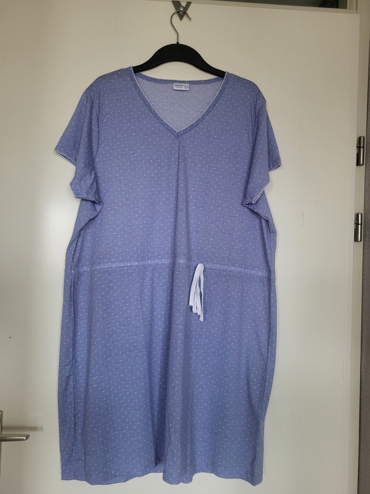 nachthemd staat  maat 52/54 in valt uit als 48/50, Kleding | Dames, Pyjama's, Ophalen of Verzenden, Zo goed als nieuw, Maat 46/48 (XL) of groter