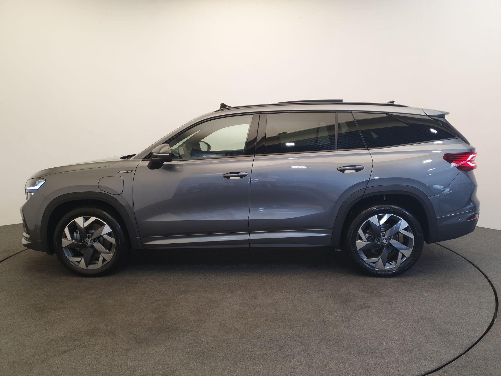 SKODA Kodiaq 1.5 TSI PHEV 204pk DSG/AUT Sportline Business P, Auto's, 12 maanden, 1498 cc, Zwart, 4 cilinders