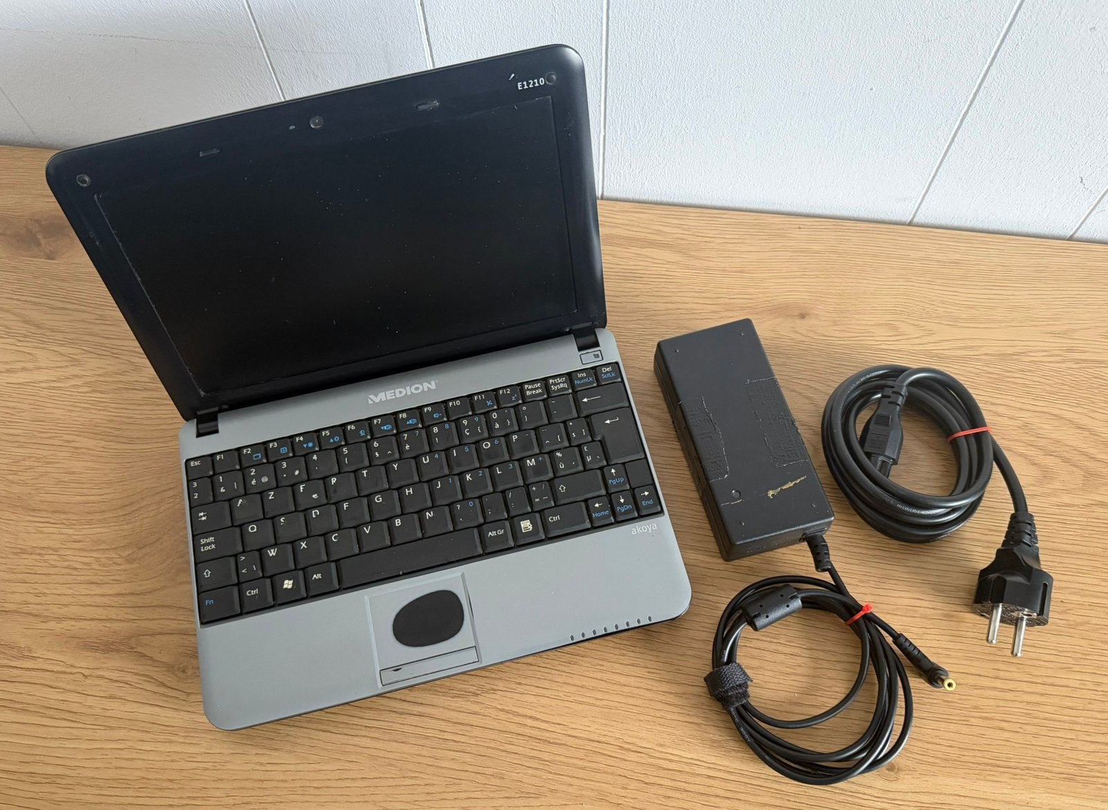 Medion akoya E1210, Minder dan 4 GB, Minder dan 2 Ghz, Ophalen of Verzenden, Zo goed als nieuw