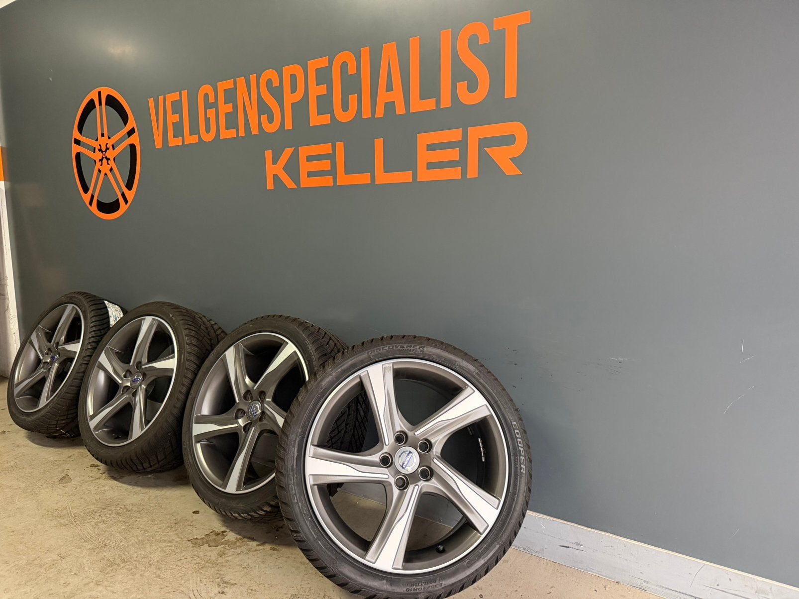 Volvo ixion R Design v40 v50 v60 s60 s40 Winterset 5x108, Auto-onderdelen, Ophalen of Verzenden, 18 inch, Winterbanden, Banden en Velgen