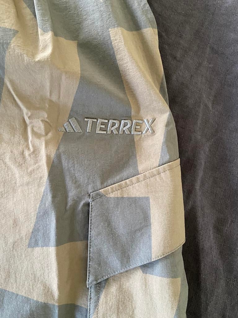 Adidas Terrex Xploric cargo broek - maat M - zeer goed, Kleding | Heren, Maat 48/50 (M), Ophalen of Verzenden, Zo goed als nieuw