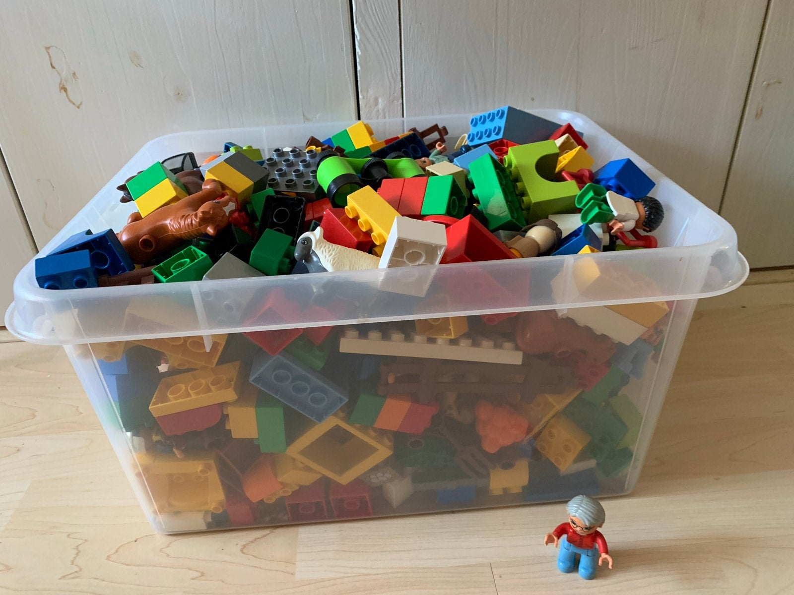 Grote bak met diverse Duplo bouwstenen, Ophalen, Inclusief minifiguren, Gebruikt, Lego