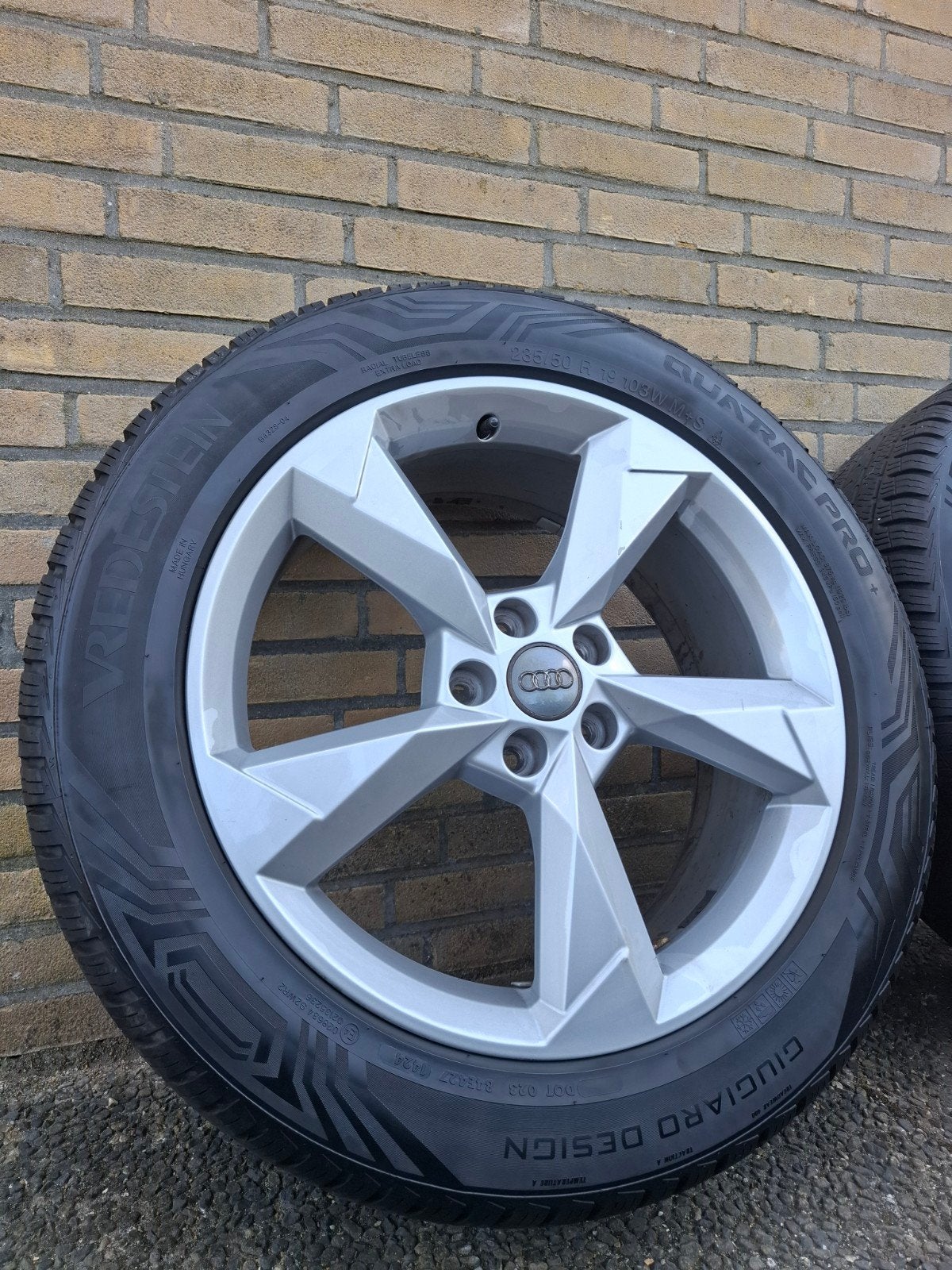 Originele 19" Audi Q3 velgen + goede Vredestein banden, Banden en Velgen, 235 mm, Zomerbanden, Ophalen