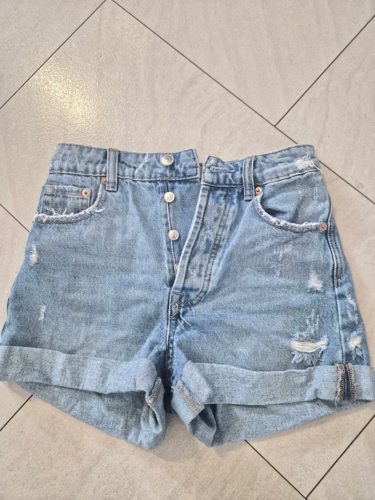 Kb.3. Stradivarius denim shorts maat 32, Kort, Blauw, Ophalen of Verzenden, Zo goed als nieuw