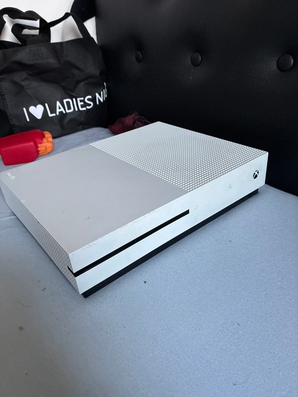 Xbox One S - Alleen console, geen snoeren, Ophalen, Gebruikt
