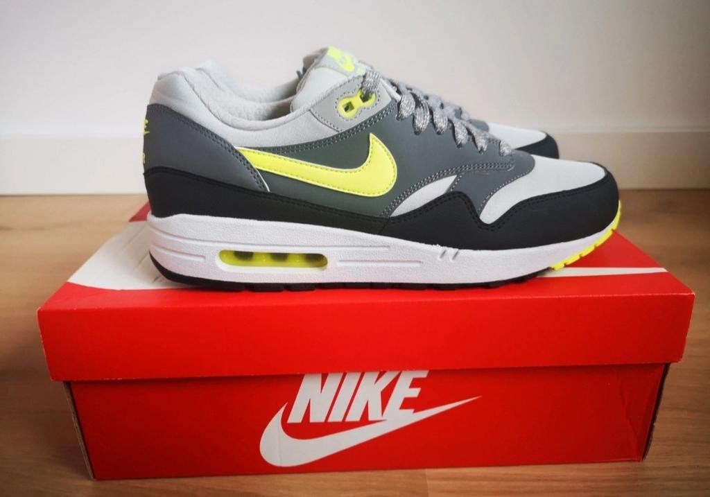 Nike Air max 1 dusty grey / volt US9, Nike air max, Overige kleuren, Nieuw, Ophalen of Verzenden