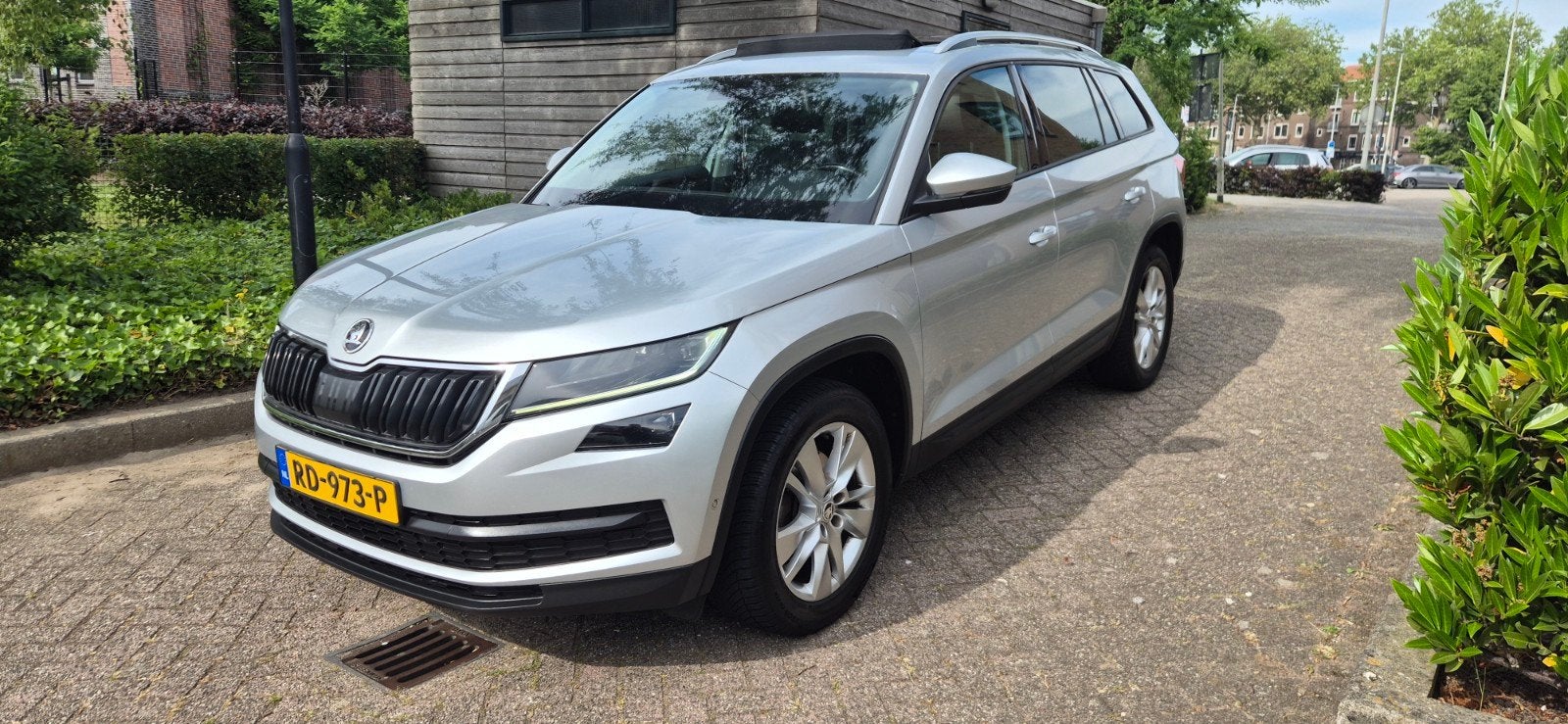 Skoda Kodiaq 1.4 TSI  7persoons NIEUWE APK!!, Auto's, Skoda, Open dak, 1800 kg, Zwart, 7 stoelen