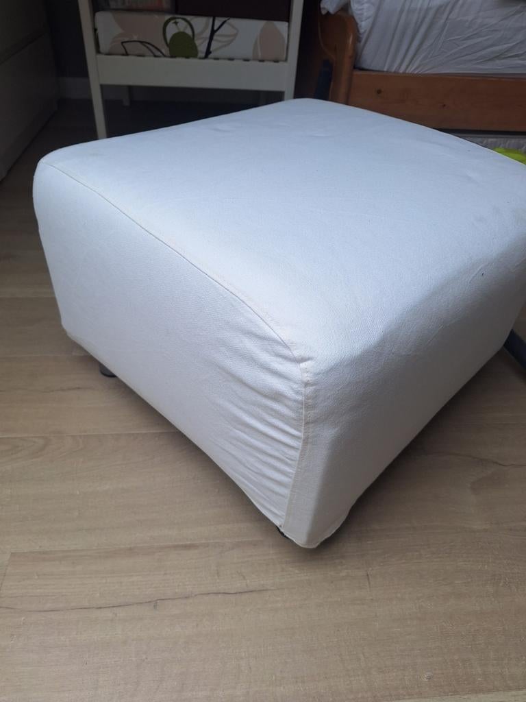 Klippan Witte vierkante poef, Ophalen, Zo goed als nieuw, 50 tot 75 cm, Vierkant