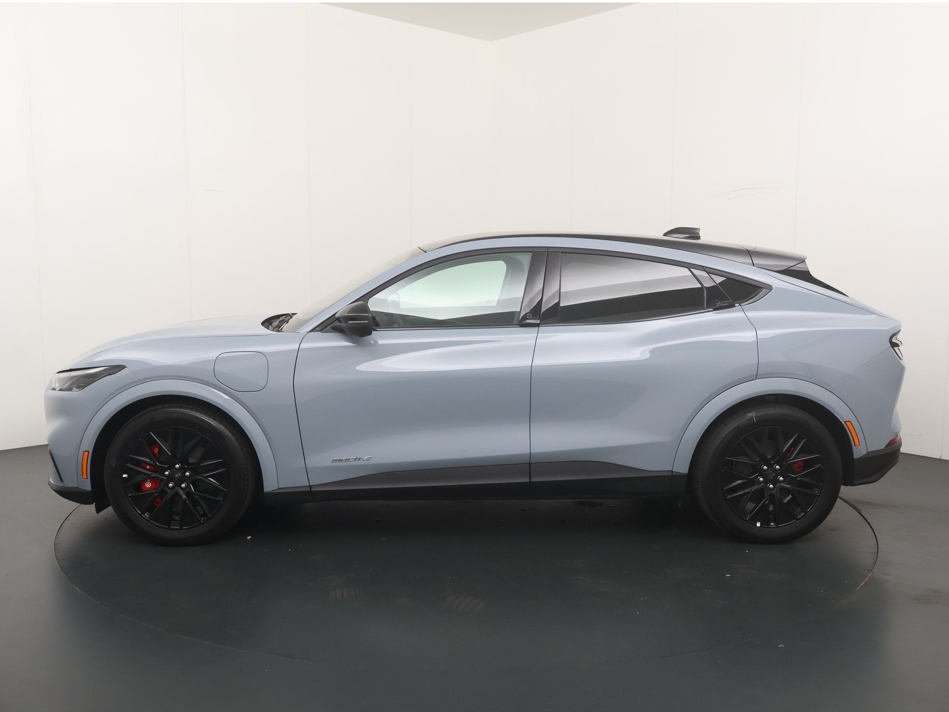 Ford Mustang Mach-E Extended Premium RWD 88 kWh | Pano Dak |, Auto's, Automaat, Achterwielaandrijving, Leder, Nieuw