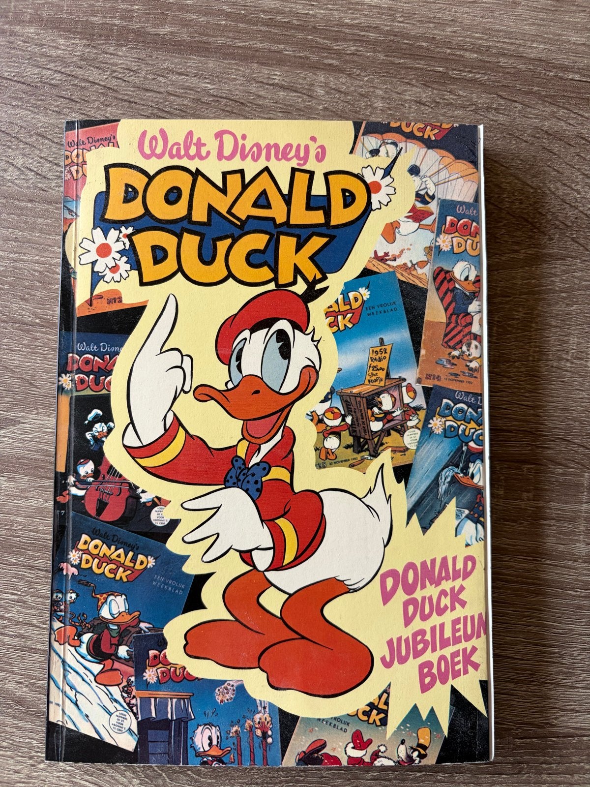 Donald Duck Jubileumboek en Jaargangen - Veel nieuw in seal, Boeken, Meerdere stripboeken, Ophalen of Verzenden, Nieuw