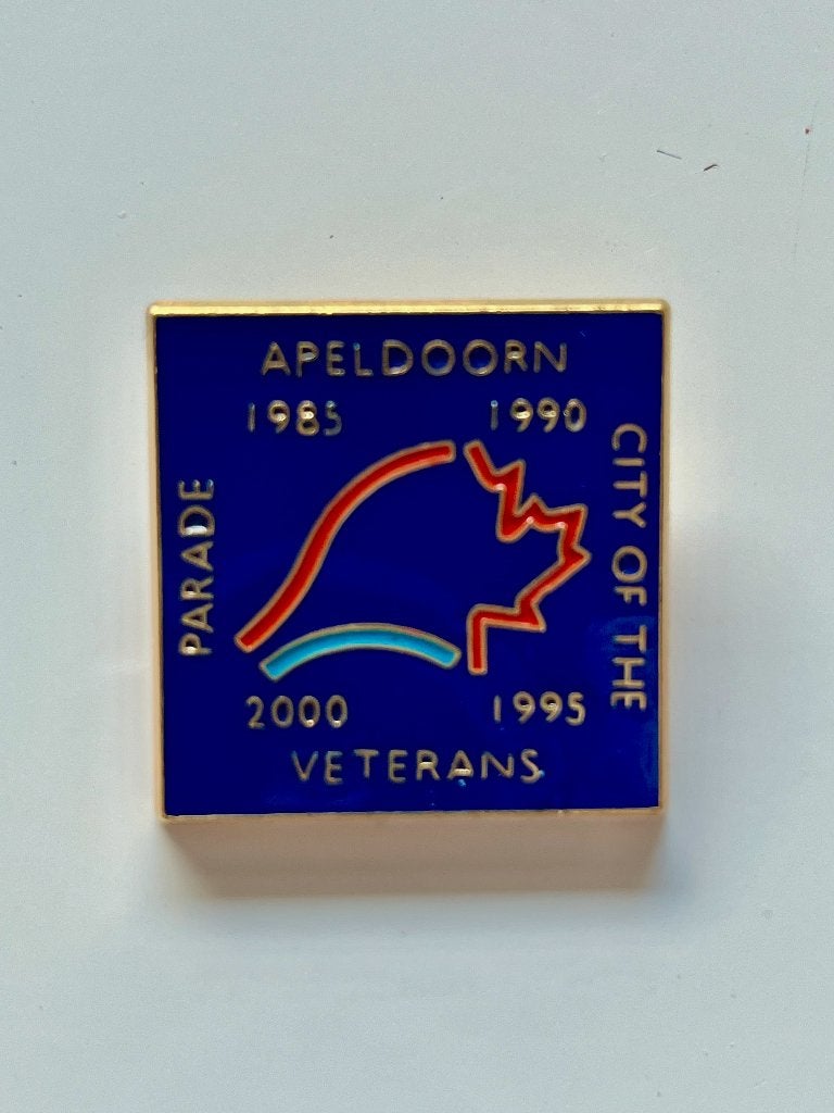 Speldje Apeldoorn City Of The Veterans (Veteranen), Ophalen of Verzenden, Zo goed als nieuw, Overige onderwerpen, Speldje of Pin