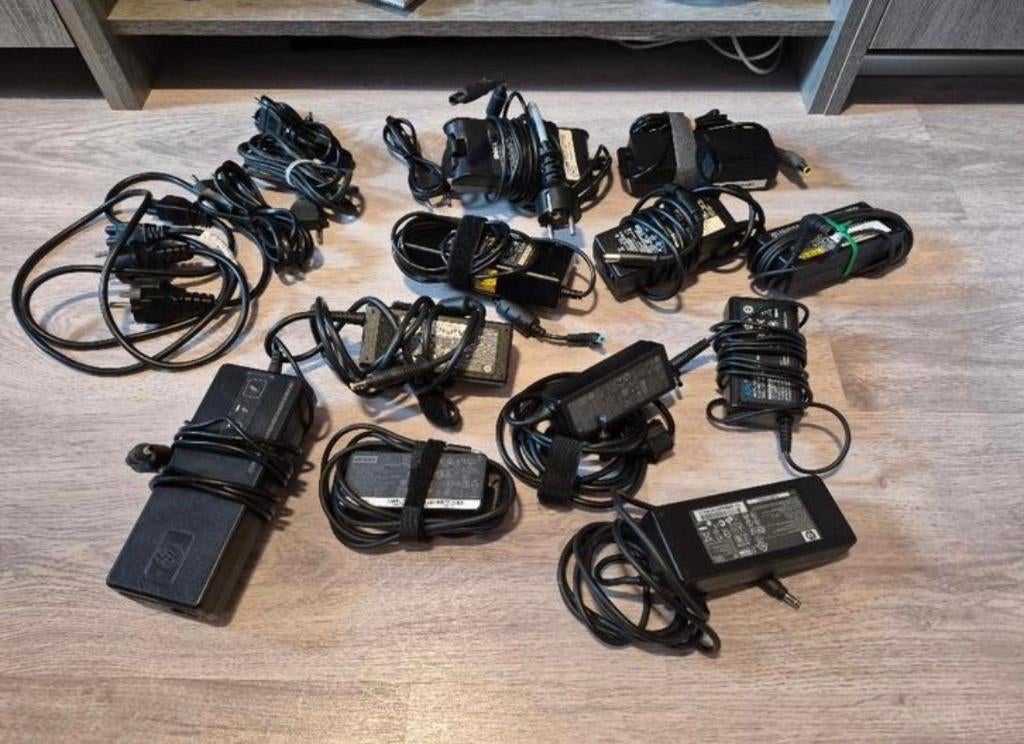 Laptop Laders div merken 12,50, Ophalen of Verzenden, Gebruikt, Universeel
