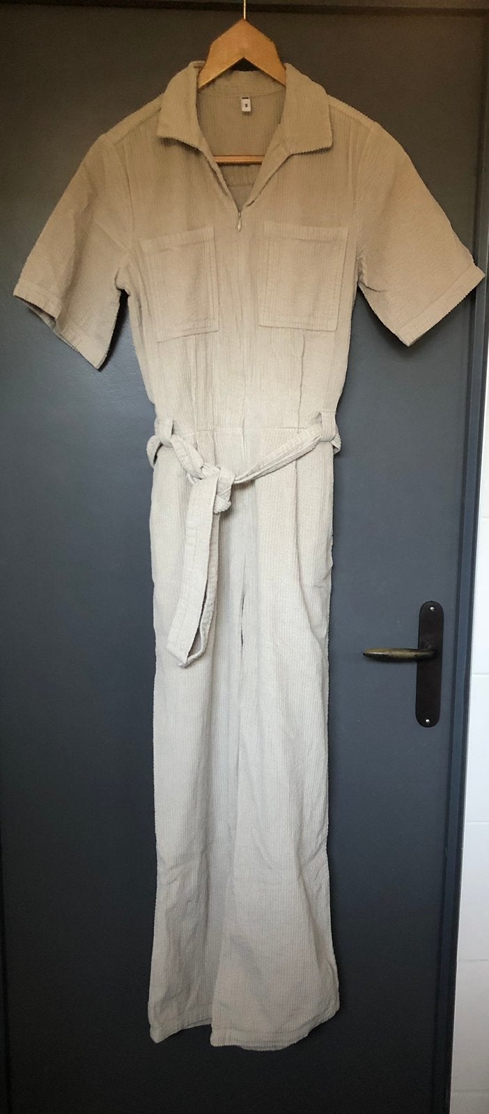 Hema jumpsuit s, Kleding | Dames, Jumpsuits, Ophalen of Verzenden, Zo goed als nieuw, Maat 36 (S), Beige