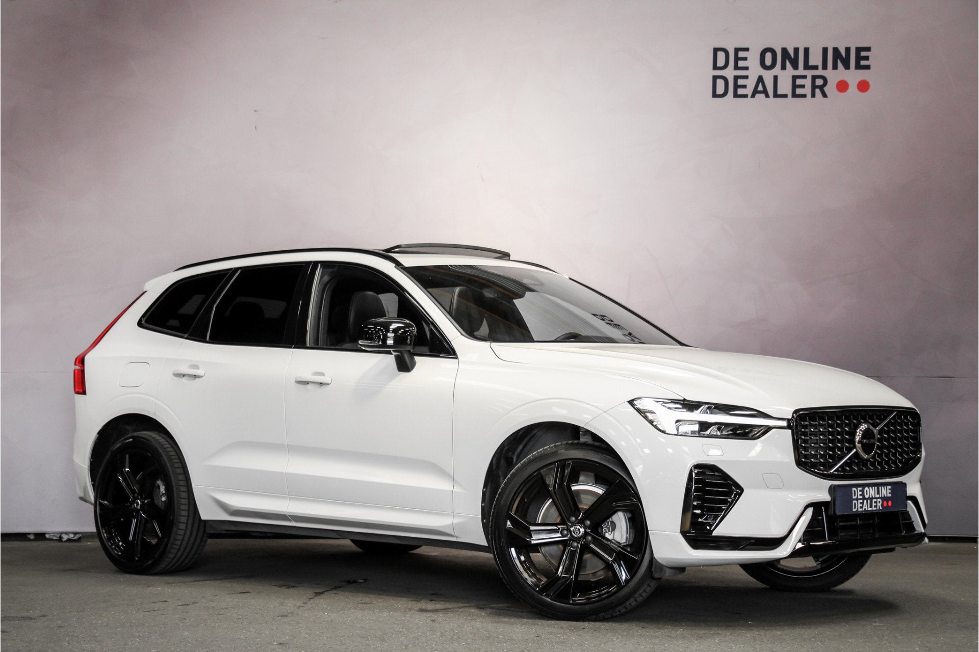 Volvo XC60 2.0 T6 Plugin AWD R-Design |Pano|21inch|Carplay|B, Auto's, Automaat, Gebruikt, Euro 6, 4 cilinders